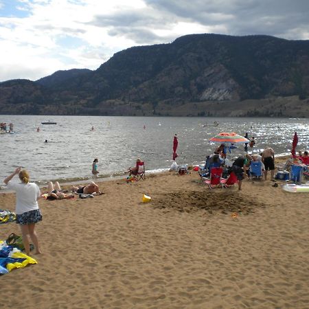 Holiday House Motel Penticton Exterior photo