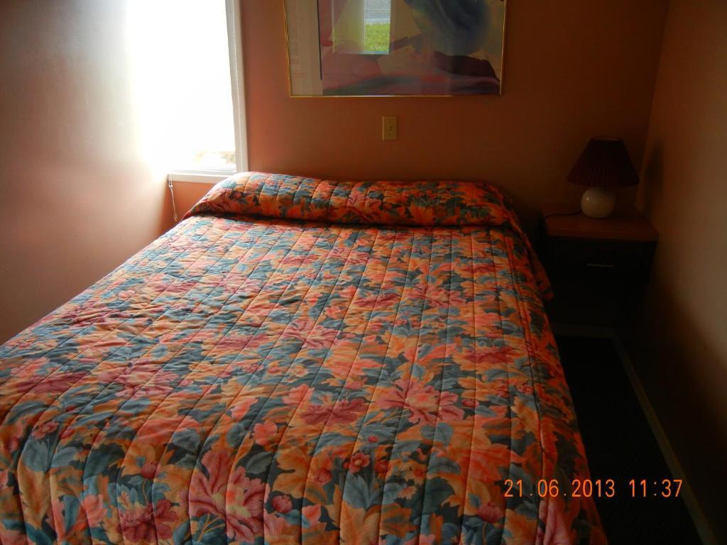 Holiday House Motel Penticton Room photo