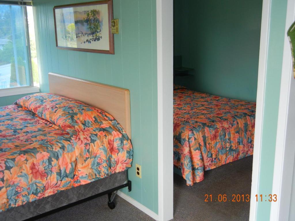 Holiday House Motel Penticton Room photo